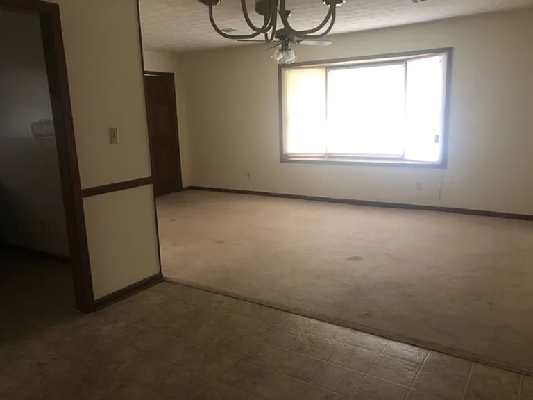 121 Williamson St — Photo 3