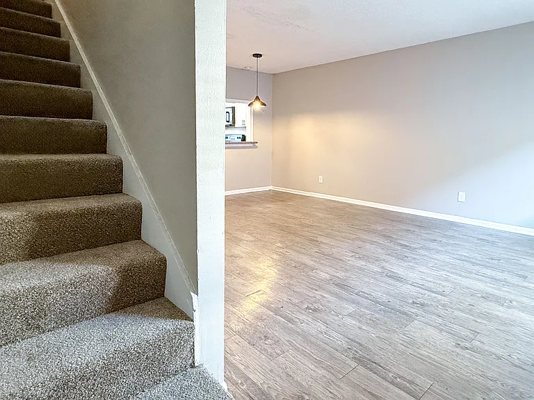 Ingleside Gardens Apartments — Photo 30