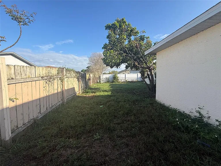 8839 Greenleaf Ct — Photo 26