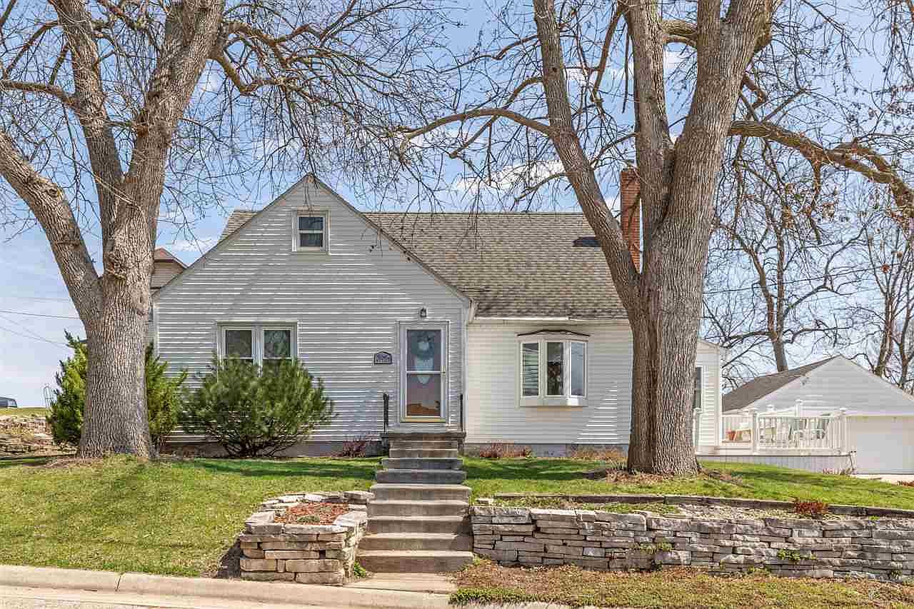 1716 6th St, Gilbertville, IA 50634 Zillow