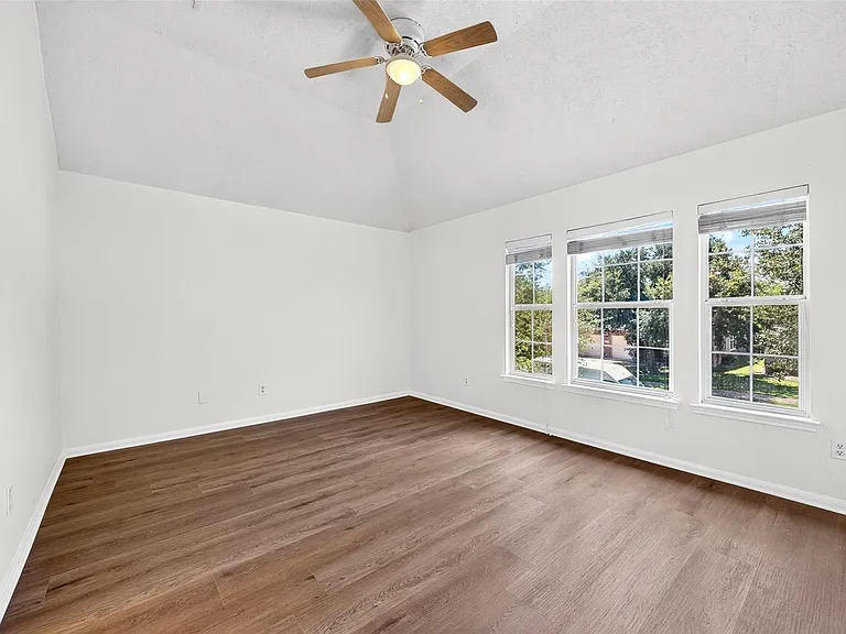 19246 Hopeview Ct — Photo 26