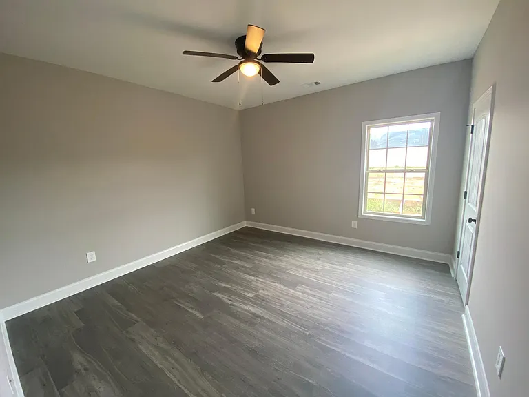 223 Beau Claire Cir — Photo 17