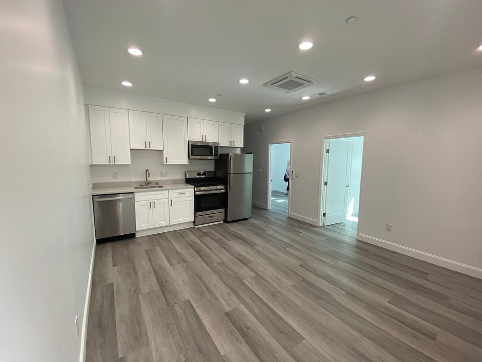 Great room/Kitchen with ample space to relax with friends