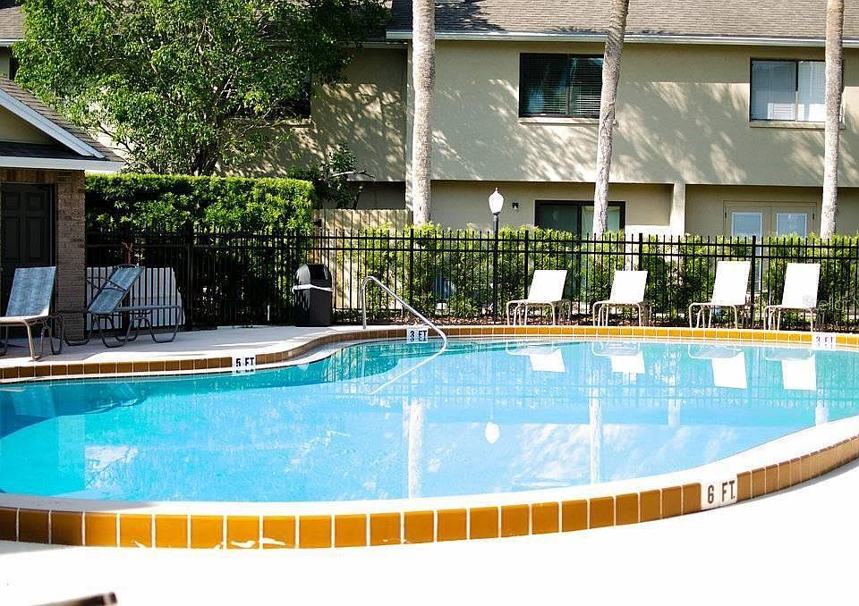 2nd image of 231 Sandlewood Trl #4