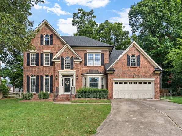 1500 Candlewyck Ct, Kannapolis, NC 28081