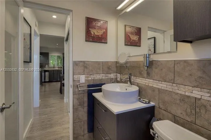 659 Meridian Ave #10 — Photo 6