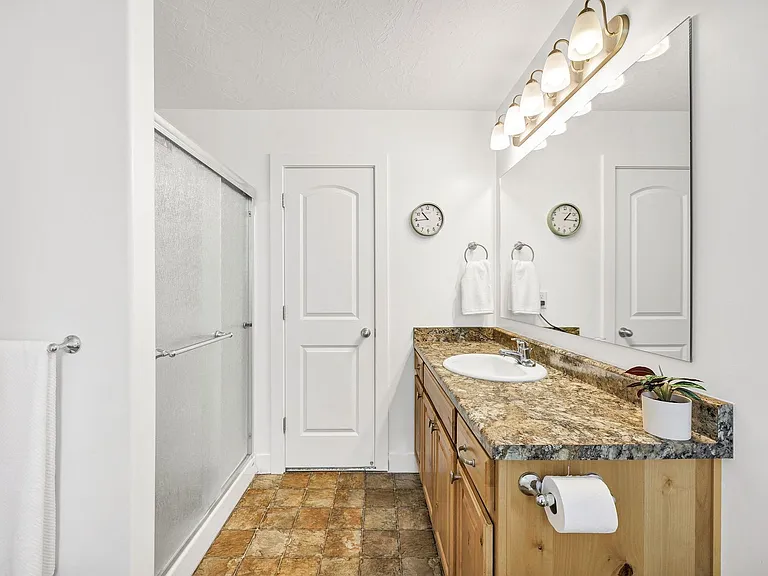 2485 S 1296 W — Photo 15