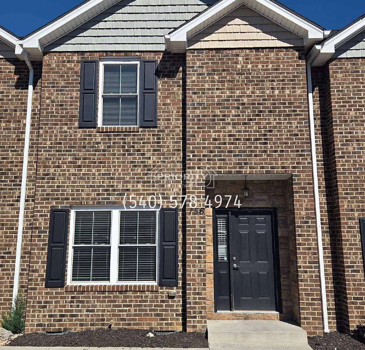 "Charming 3-Bed Townhouse with Spacious Living in Rockingham Available Now" — Photo 1