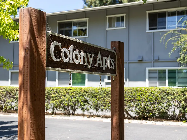 Colony Street Apts — Photo 10