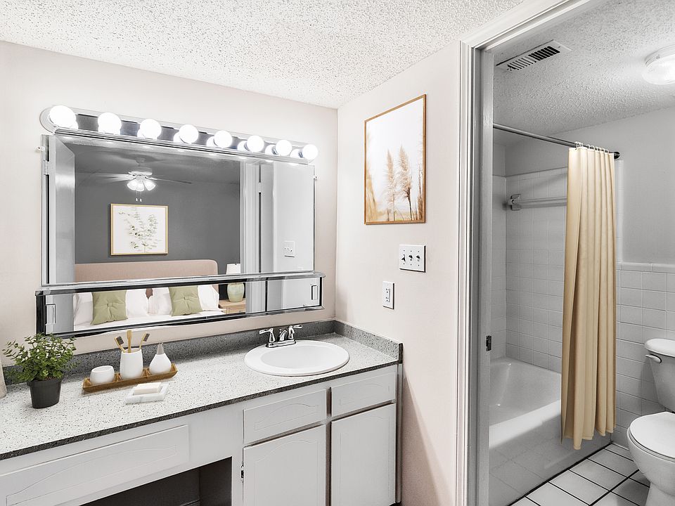 Maison Imperial Model Bathroom