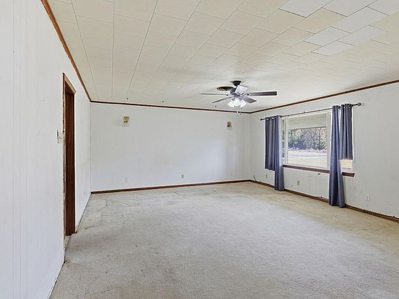 3rd image of 810 Patch St