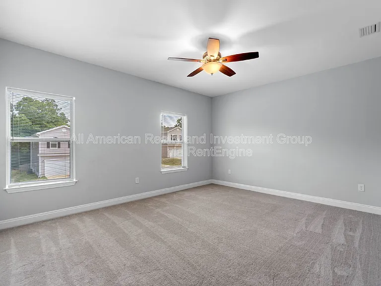 181 Johnson Ct — Photo 16