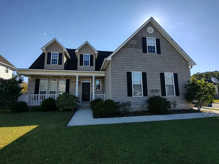 302 Savannah Dr — Photo 2