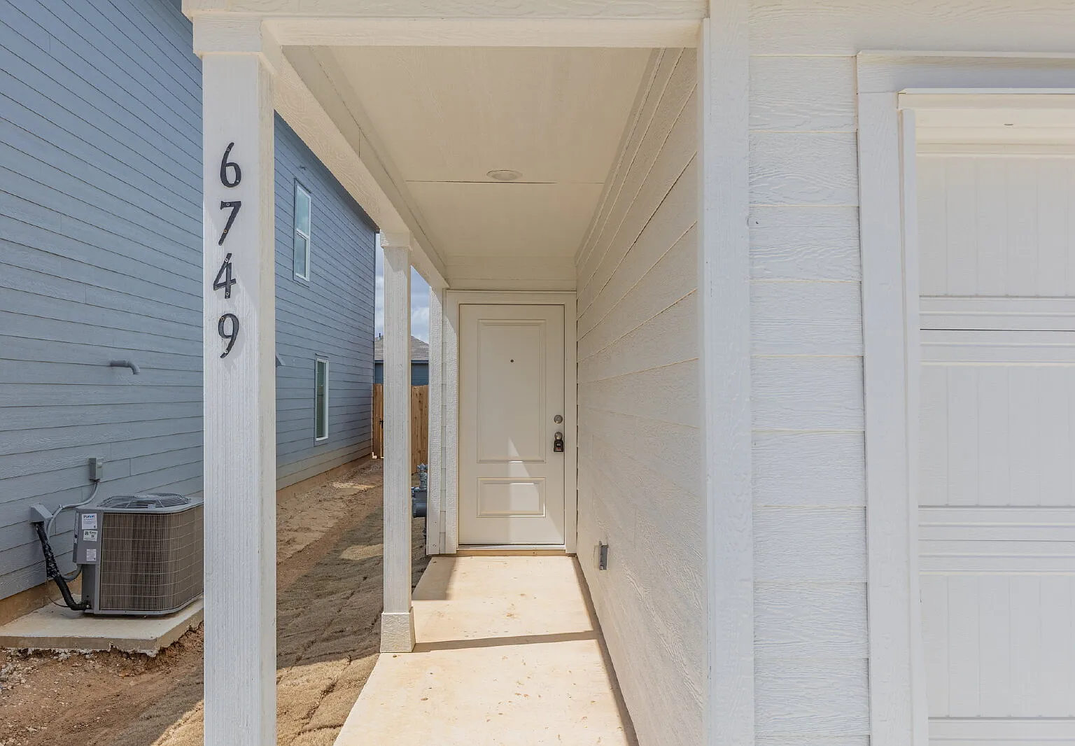 3 bed, 2.5 bath, 1189 sqft, $1,300 — Photo 3