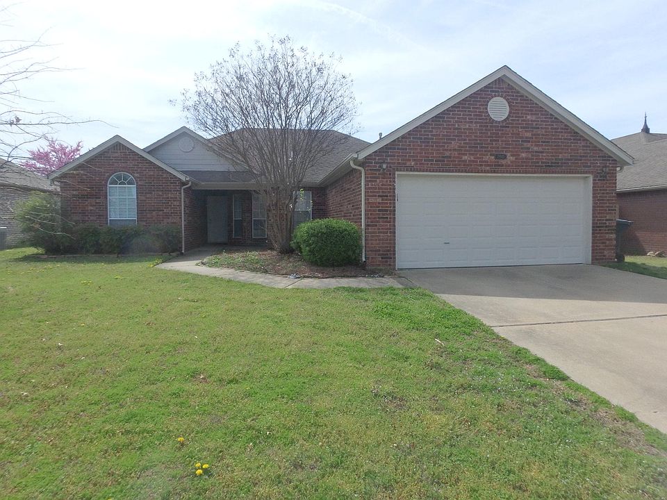 Spacious 3 Bedroom, 2 Bath, 2 Car Oversized Garage