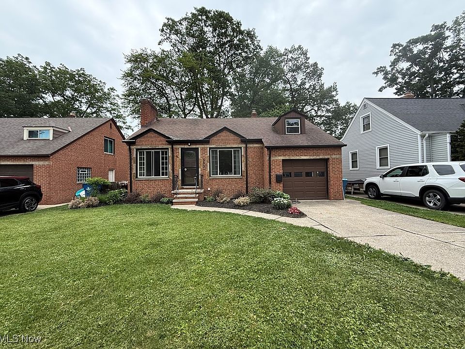 1st image of 555 Parkside Dr