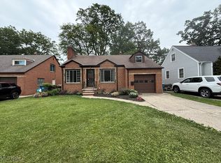 555 Parkside Dr, Bay Village, OH