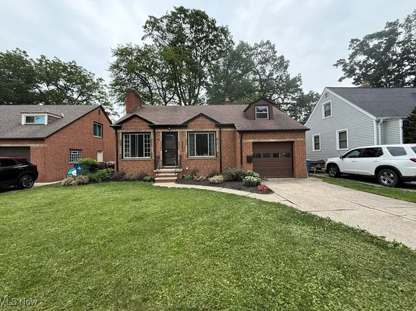 555 Parkside Dr, Bay Village, OH 44140