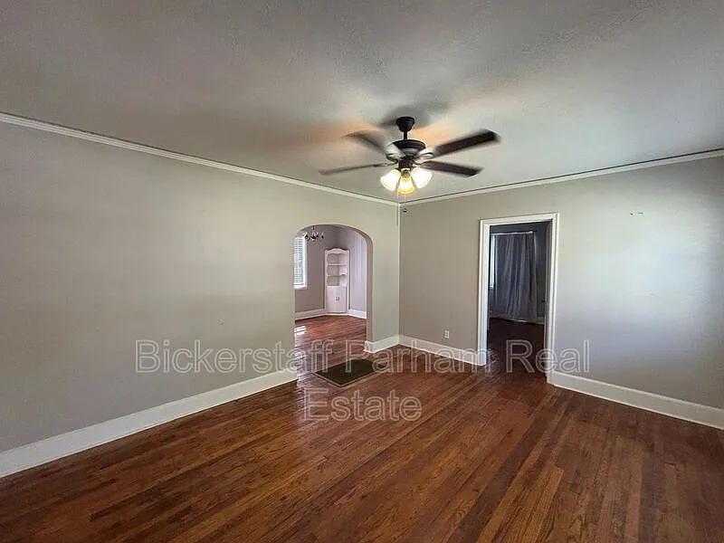 1 bed, 1.0 bath, 1025 sqft, $725 — Photo 2