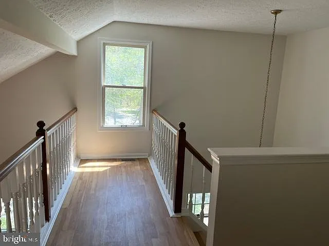 406 Williamsburg Ct — Photo 14