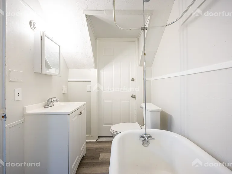 377 Union Ave #7 — Photo 15