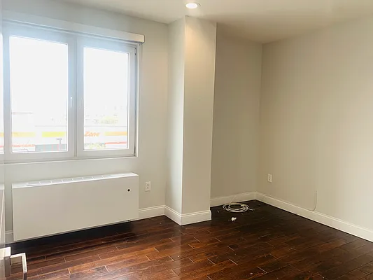 Rented by 18 REALTY | media 14