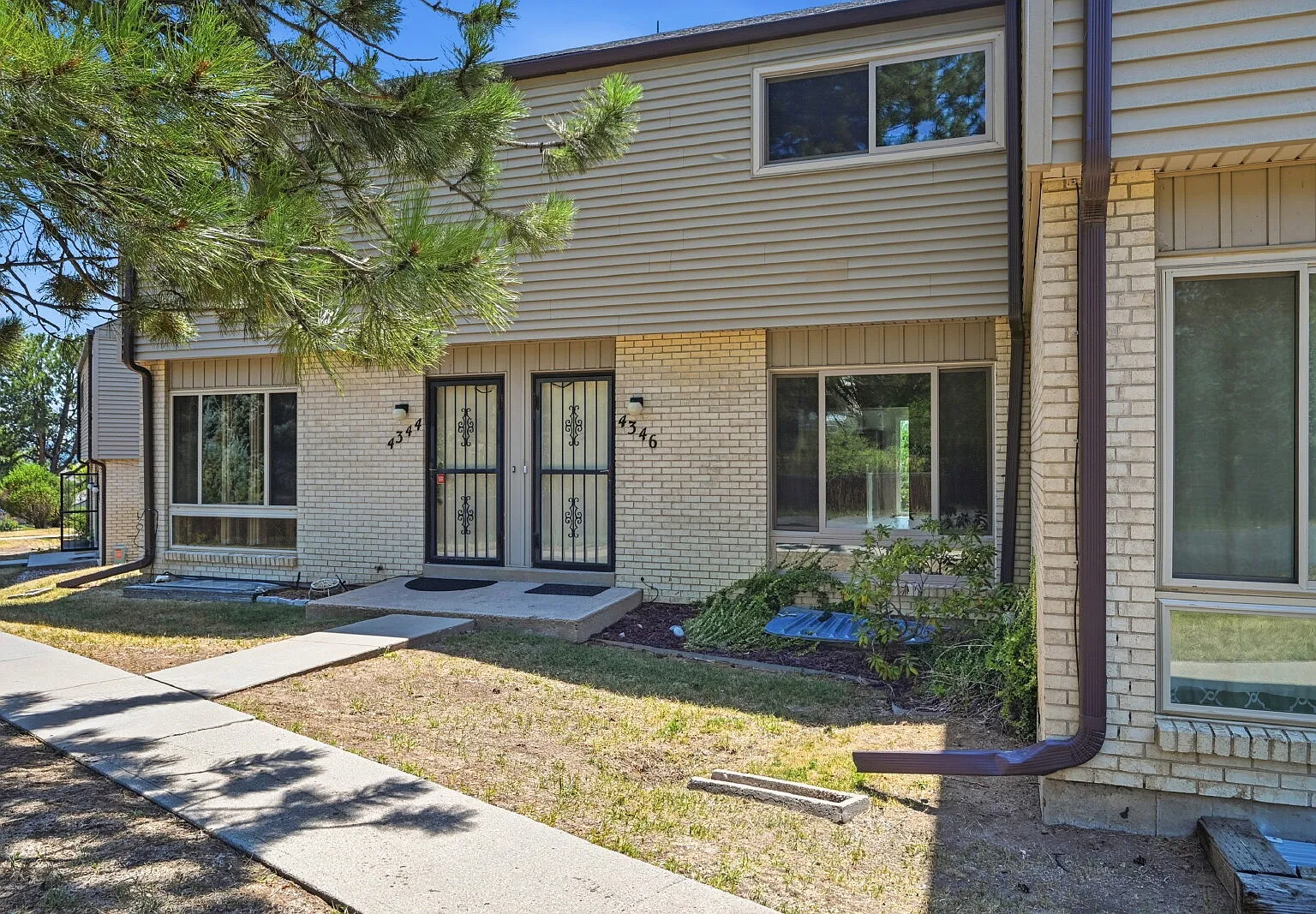 2 bed, 3.0 bath, 1926 sqft, $2,341 — Photo 1