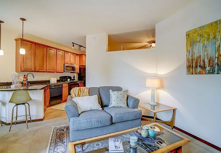 Reagan- Living Area