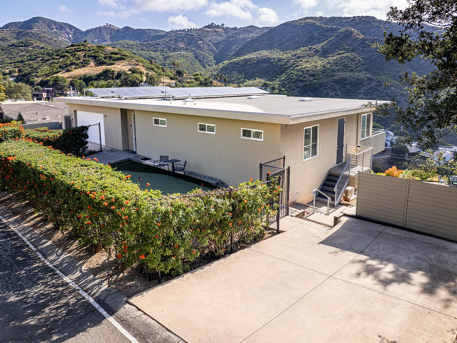 3 bed, 2630 sqft, $7,999 — Photo 4