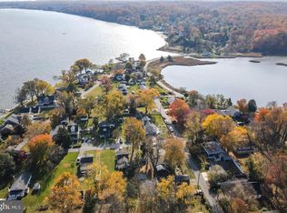 525 James Ave, Tracys Landing, MD 20779