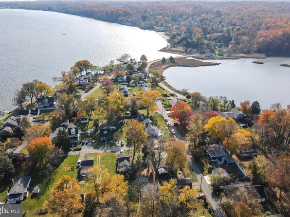 525 James Ave, Tracys Landing, MD 20779