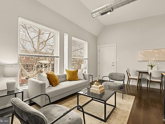 5th image of 1605 F St NE APT 4