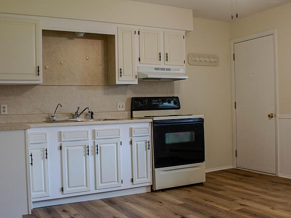 4th image of 3311 Division Ave SW