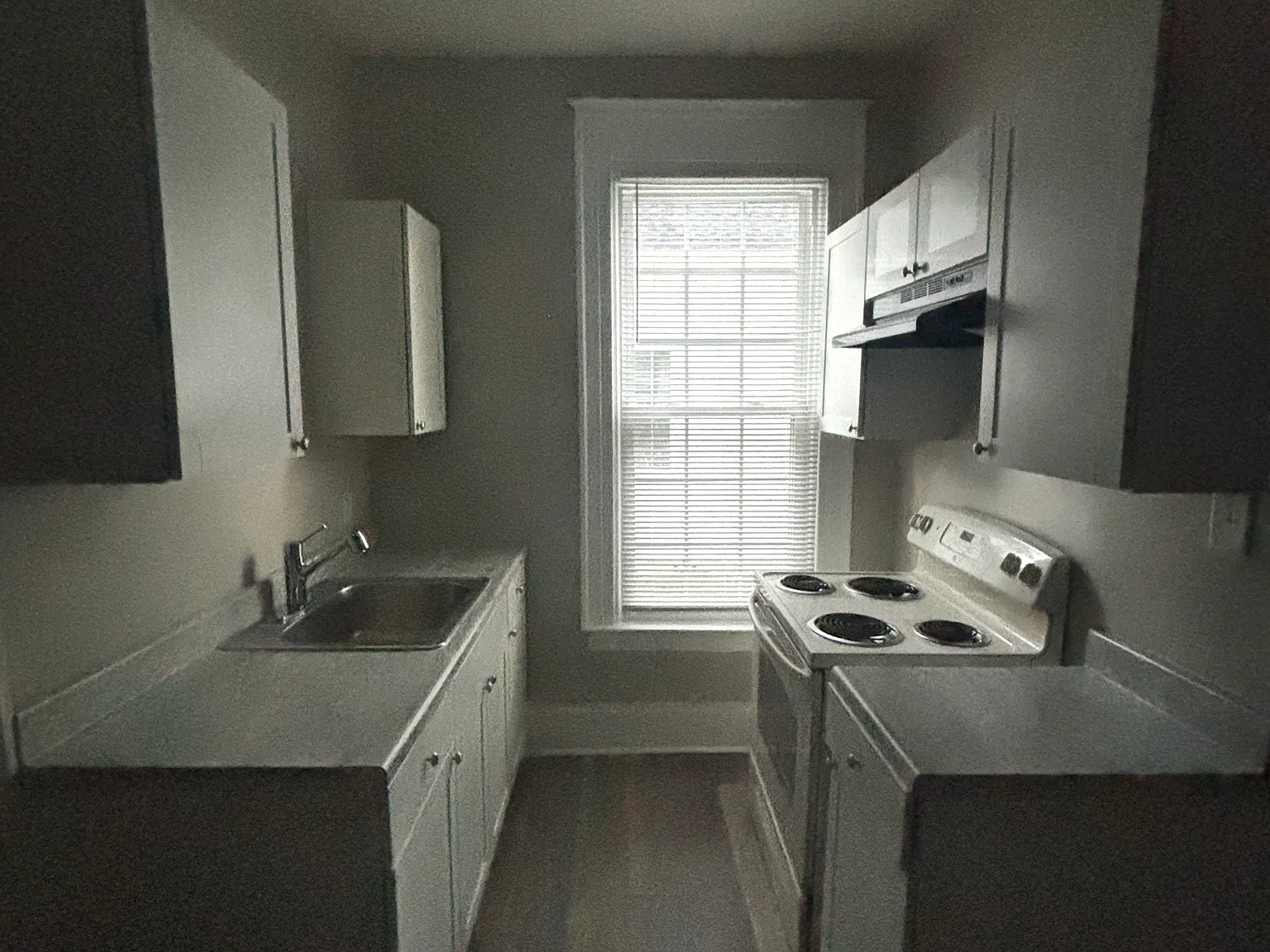 708 Pender St — Photo 4