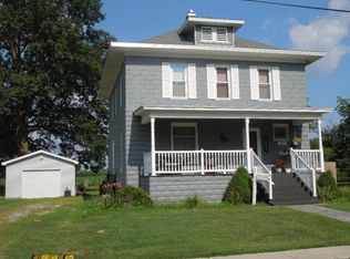 825 Capps Ave, Nokomis, IL 62075