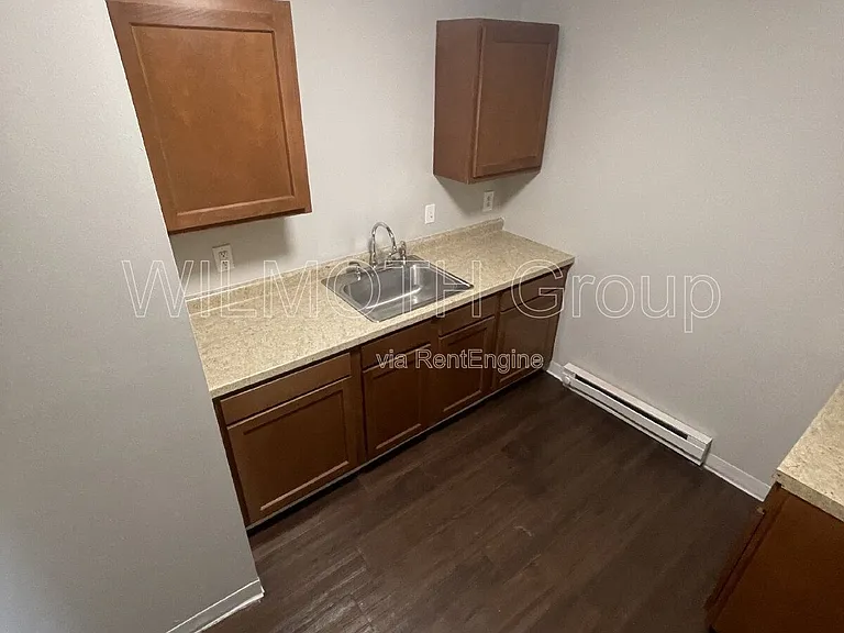 2045 N Dearborn St — Photo 8