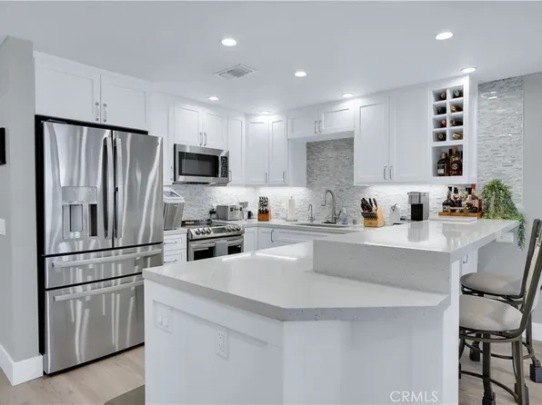 6101 Marina Pacifica Dr S, Long Beach, CA 90803