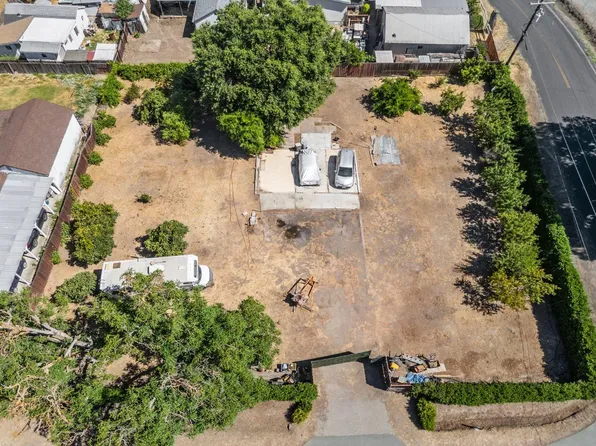 8401 W Alice Ave, Thornton, CA 95686