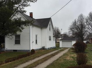 416 W Spring St, Staunton, IL 62088