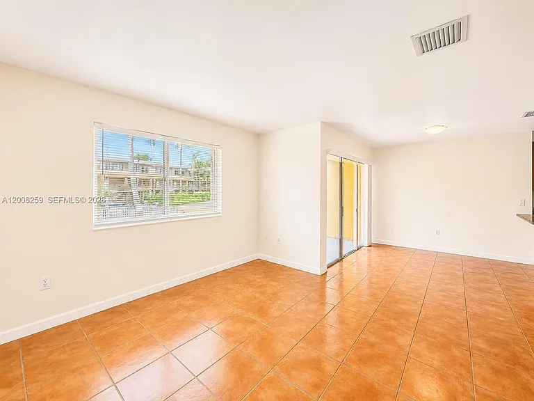 6235 Kendale Lakes Cir #239 — Photo 8