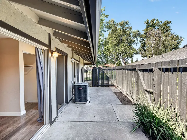 1722 Sapling Ct #A — Photo 17