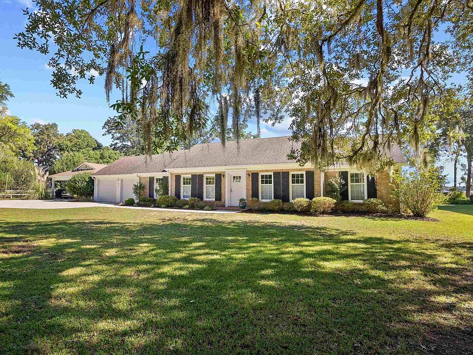 1st image of 436 Golf Dr.