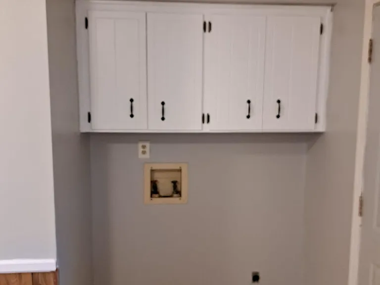Kitchen Storage, Washer/Dryer Hookups