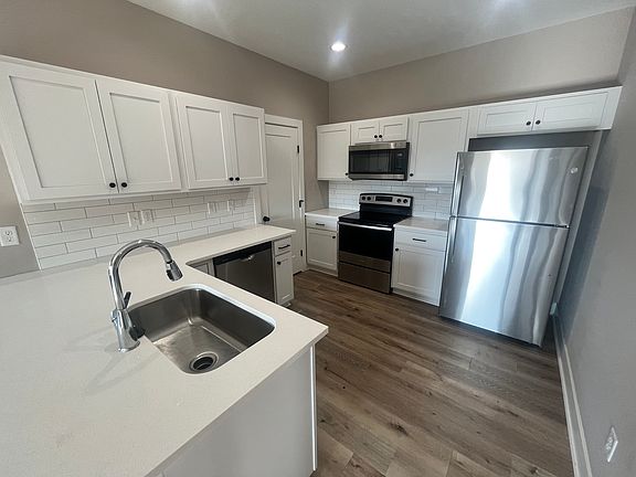 3rd image of 5530 N Sandkey Ct