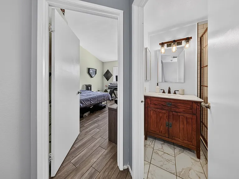 9540 Sepulveda Blvd #11 — Photo 12