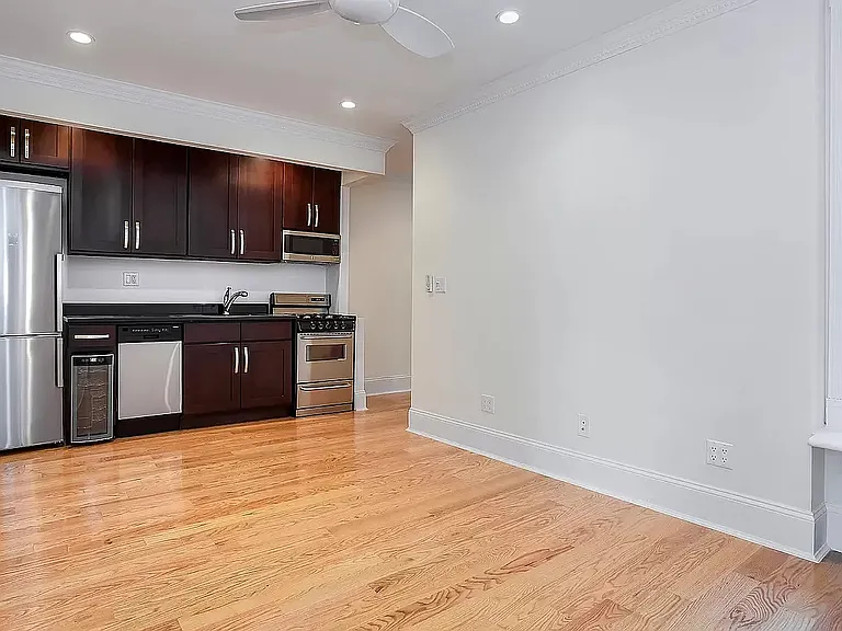 202 S 2nd St #27 — Photo 1