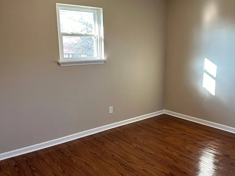 410 Savannah Ave — Photo 14