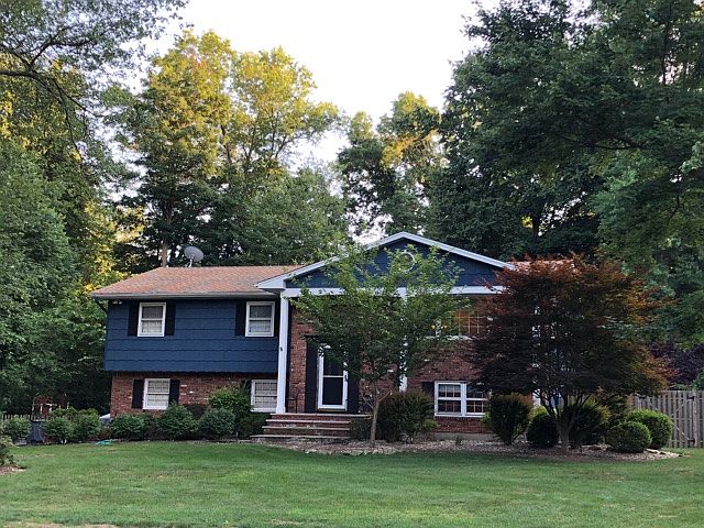 1st image of 7 Auburn Dr