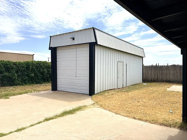324 Lindy Ave — Photo 12