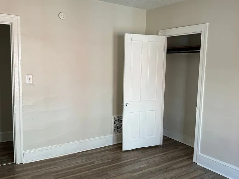 216-218 Westside Ave — Photo 20